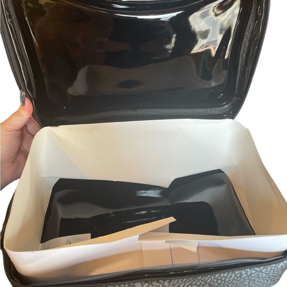 Jordan Shoe Box Bag NWT Black/Red - Picture 2 of 8